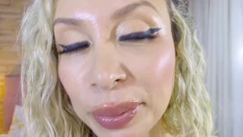 Snapshot of katalinahell chatting on 02-02-25, 10:06 katalinahell online show from 02-02-25, 10:06