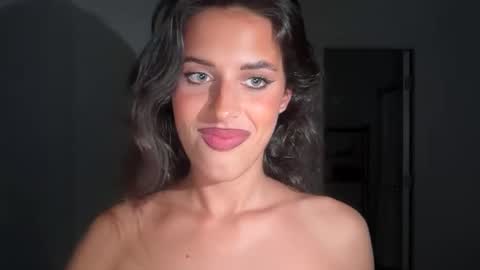 Snapshot of katarasimon chatting on 10-24-25, 04:31 katarasimon online show from 10-24-25, 04:31