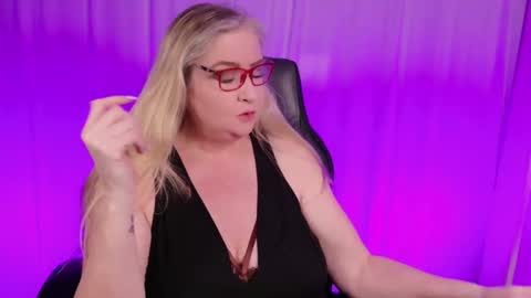 Kat D Sinclair online show from 02-08-25, 03:30