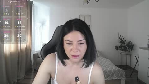 kate124680 online show from 02-05-25, 10:08