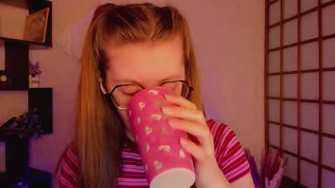 Kate online show from 02-25-25, 02:03