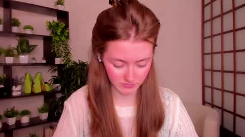 Kate online show from 09-19-25, 02:24