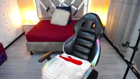 kate_lawrence_ online show from 02-26-25, 10:04