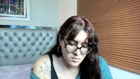 Snapshot of kate_pickman chatting on 05-27-26, 03:14 kate online show from 05-27-26, 03:14