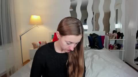 kate_redgar online show from 02-17-25, 10:18