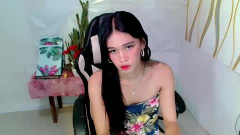 Snapshot of kate_romance chatting on 12-03-24, 02:47 Kate online show from 12-03-24, 02:47