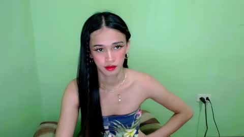 Snapshot of kate_romance chatting on 12-17-24, 04:56 Kate online show from 12-17-24, 04:56