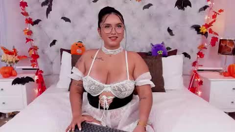 kateanderss online show from 10-21-25, 10:54