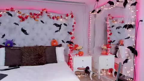 Snapshot of kateanderss chatting on 10-29-25, 11:06 kateanderss online show from 10-29-25, 11:06