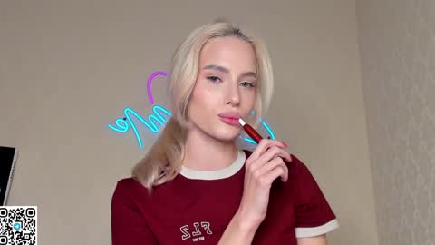 Snapshot of katebremar chatting on 12-12-24, 01:10 online show from 12-12-24, 01:10