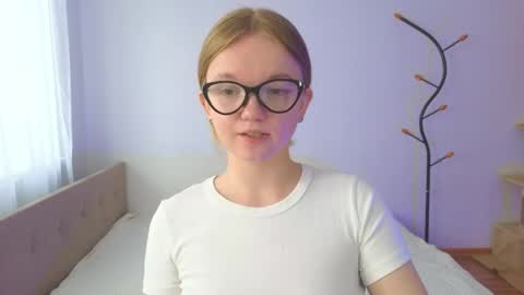Snapshot of katebunnys chatting on 06-05-26, 06:52 katebunnys online show from 06-05-26, 06:52