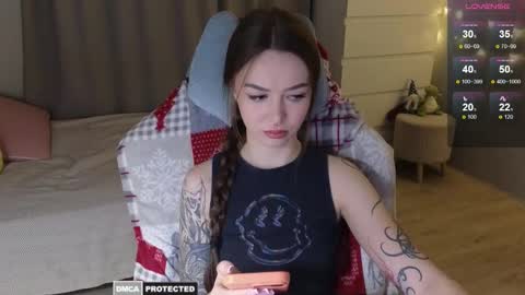 Snapshot of kateleoo chatting on 03-11-25, 03:45 Im Kate  online show from 03-11-25, 03:45