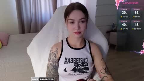 Snapshot of kateleoo chatting on 09-12-25, 12:16 Im Kate  online show from 09-12-25, 12:16