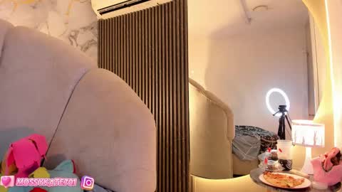 Im Katherine but call me Kate  online show from 03-09-25, 08:29