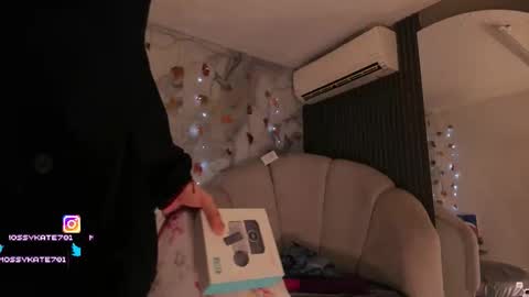 Im Katherine but call me Kate  online show from 11-28-25, 12:19