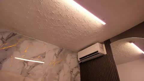 Im Katherine but call me Kate  online show from 04-25-26, 11:57