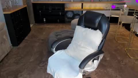  Kate Owens  online show from 03-12-25, 10:26