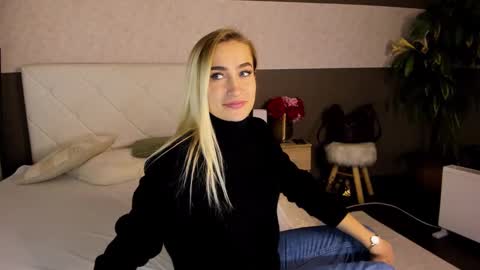 KateOwyns online show from 12-04-24, 01:09