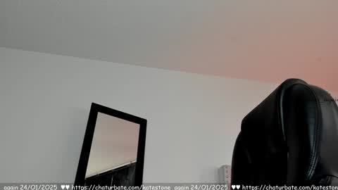 love meeee online show from 01-24-25, 06:14