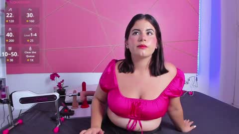 Snapshot of katey_curvy01 chatting on 12-15-24, 11:31 katey Curvy01 online show from 12-15-24, 11:31