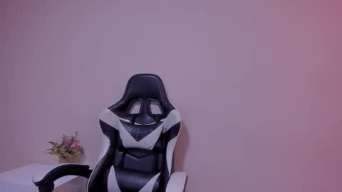 Snapshot of kathe_asian chatting on 01-15-26, 11:48 online show from 01-15-26, 11:48