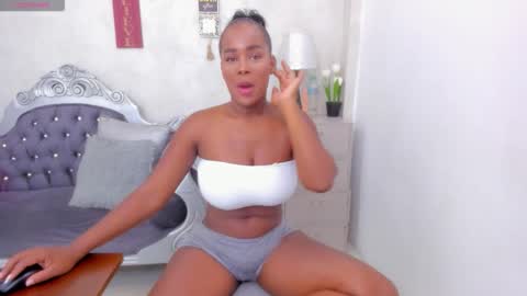 Snapshot of katherin_cruzz chatting on 11-13-25, 04:06 katherin online show from 11-13-25, 04:06