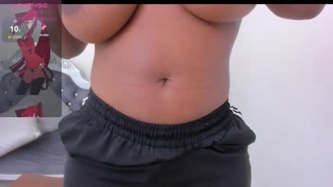 Snapshot of katherin_cruzz chatting on 11-20-25, 06:40 katherin online show from 11-20-25, 06:40