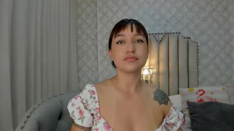 Snapshot of katherine_glow chatting on 04-30-26, 11:27 KATHE online show from 04-30-26, 11:27