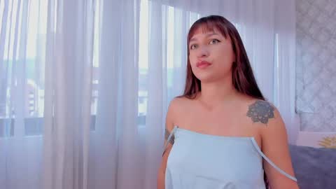 Snapshot of katherine_glow chatting on 05-08-26, 11:26 KATHE online show from 05-08-26, 11:26