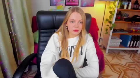 Snapshot of katherineepierce chatting on 03-11-25, 07:36 Katherine online show from 03-11-25, 07:36