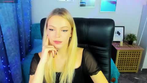 Snapshot of katherineepierce chatting on 10-18-25, 05:03 Katherine online show from 10-18-25, 05:03