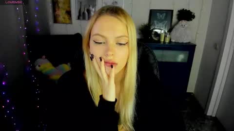 Snapshot of katherineepierce chatting on 10-20-25, 05:57 Katherine online show from 10-20-25, 05:57