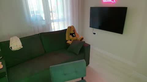 Snapshot of katherinepinke chatting on 12-19-24, 10:02 katherinepinke online show from 12-19-24, 10:02