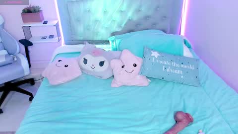 Snapshot of kathia_saenz chatting on 12-19-24, 03:52 Kathia  online show from 12-19-24, 03:52