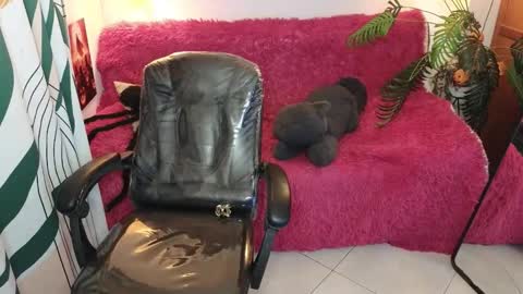 kathie_lozada online show from 10-15-25, 05:51