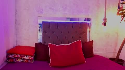 Snapshot of kathira_londres chatting on 07-18-26, 12:42 Sofia online show from 07-18-26, 12:42