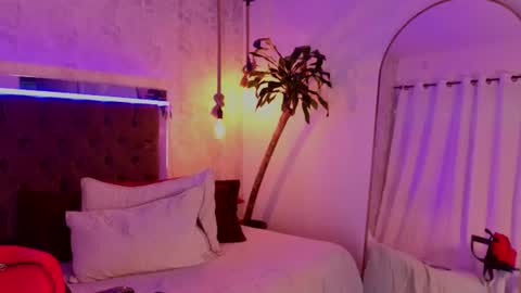 Snapshot of kathira_londres chatting on 07-22-26, 12:08 Sofia online show from 07-22-26, 12:08