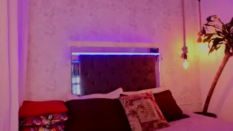 Snapshot of kathira_londres chatting on 07-24-26, 02:26 Sofia online show from 07-24-26, 02:26