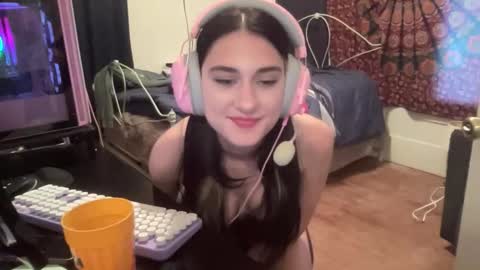 Snapshot of kathiscute chatting on 10-11-25, 11:36 Kathryn online show from 10-11-25, 11:36