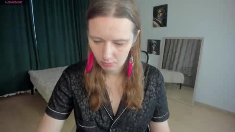 Snapshot of kathrinemeyer chatting on 11-20-25, 02:34 Kathrine online show from 11-20-25, 02:34