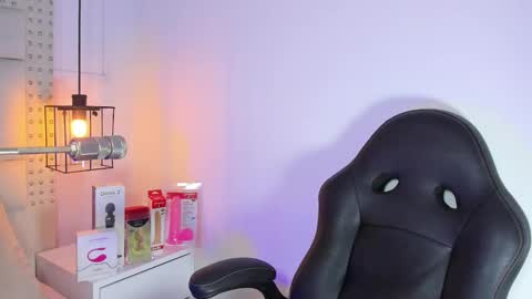 Snapshot of kathy_naughty1 chatting on 12-21-24, 06:12 Khaty online show from 12-21-24, 06:12