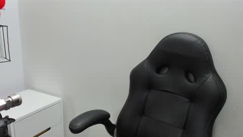 Snapshot of kathy_naughty1 chatting on 02-20-25, 11:31 Khaty online show from 02-20-25, 11:31