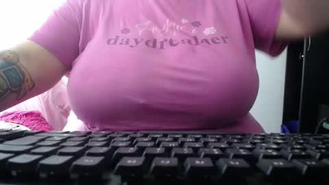Snapshot of kathybigboobsbbw_ chatting on 12-20-24, 02:16 kathybigboobsbbw_ online show from 12-20-24, 02:16