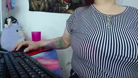 Snapshot of kathybigboobsbbw_ chatting on 03-06-25, 10:47 kathybigboobsbbw_ online show from 03-06-25, 10:47