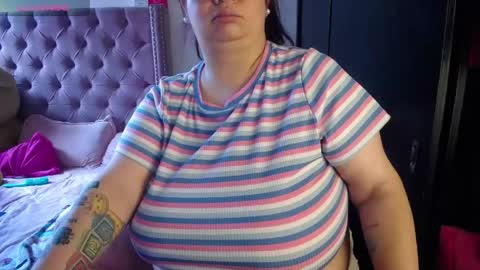 Snapshot of kathybigboobsbbw_ chatting on 06-07-26, 05:06 kathybigboobsbbw_ online show from 06-07-26, 05:06