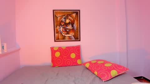 Khaterine online show from 02-25-25, 03:38