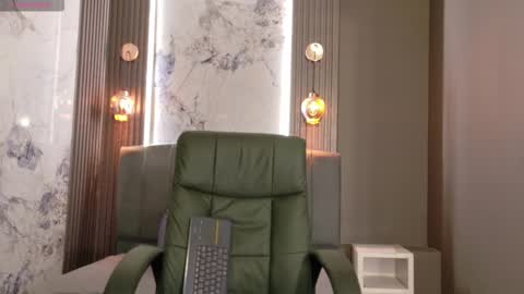 Katia online show from 10-13-25, 11:10