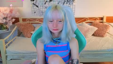 Katia  online show from 04-25-26, 05:21