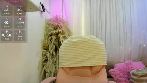 KATIA  online show from 12-15-25, 12:42