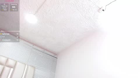 Snapshot of katiafosterr chatting on 02-22-25, 05:02 Katia Foster online show from 02-22-25, 05:02